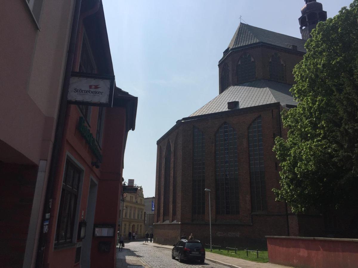 Norddeutscher Hof Щралзунд Екстериор снимка