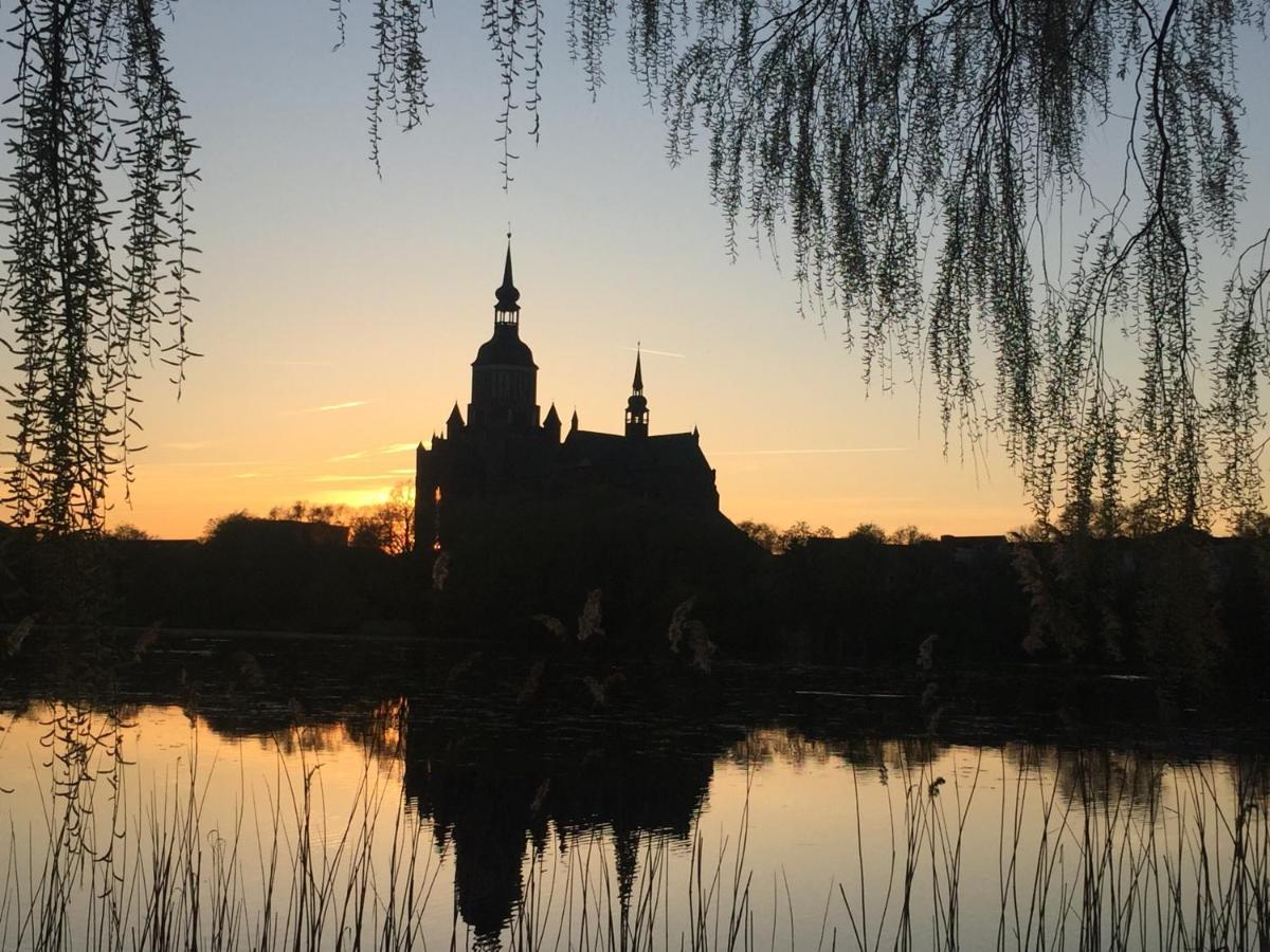 Norddeutscher Hof Щралзунд Екстериор снимка